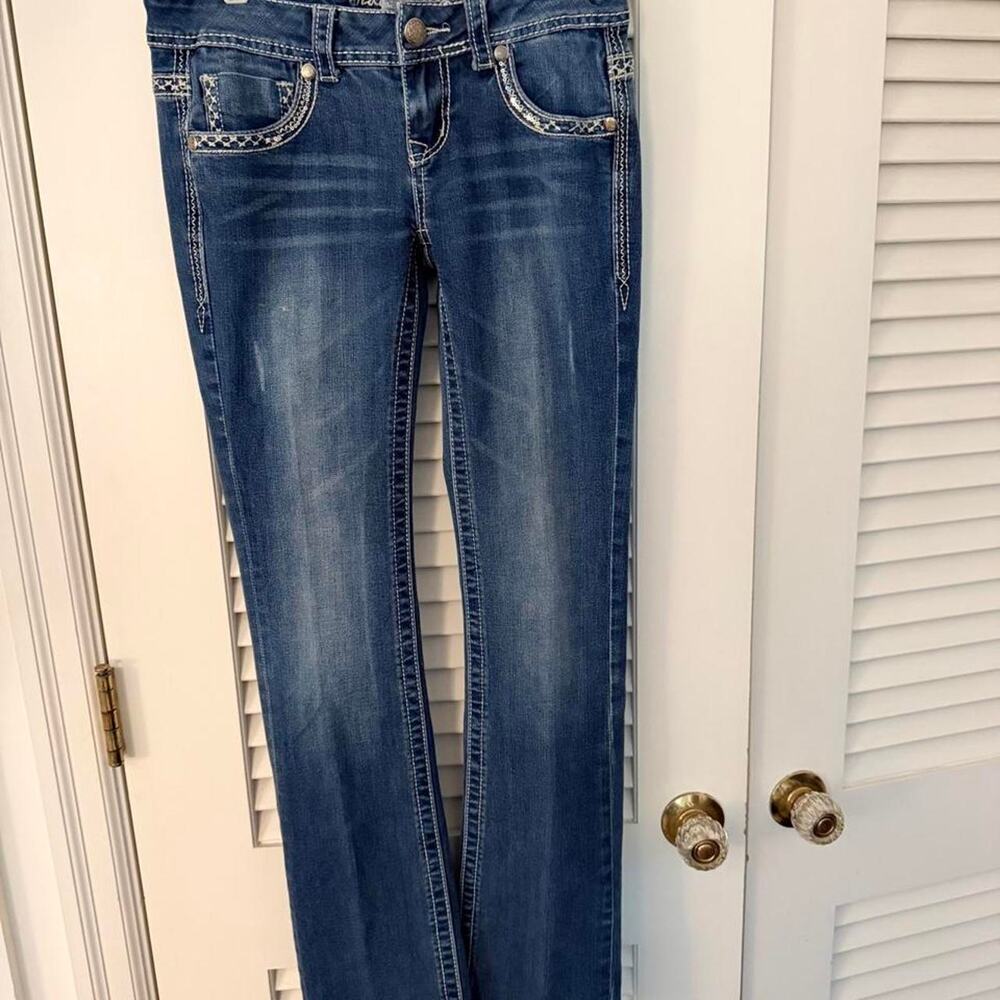 Maurices blue denim bootcut jeans with details